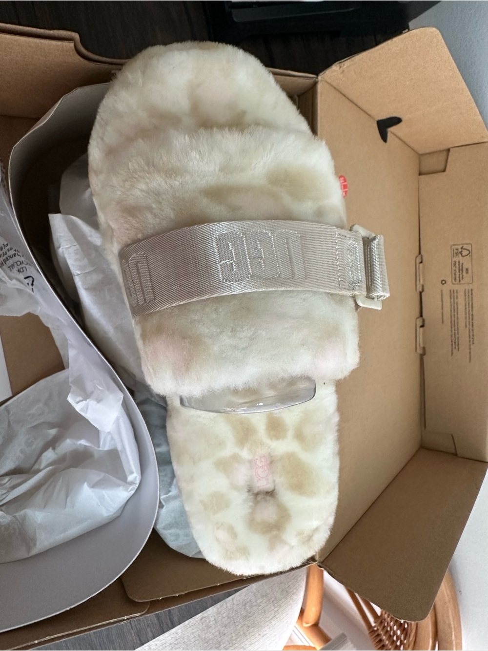UGG Fluffita panther slide slippers NWT - Picture 6 of 6